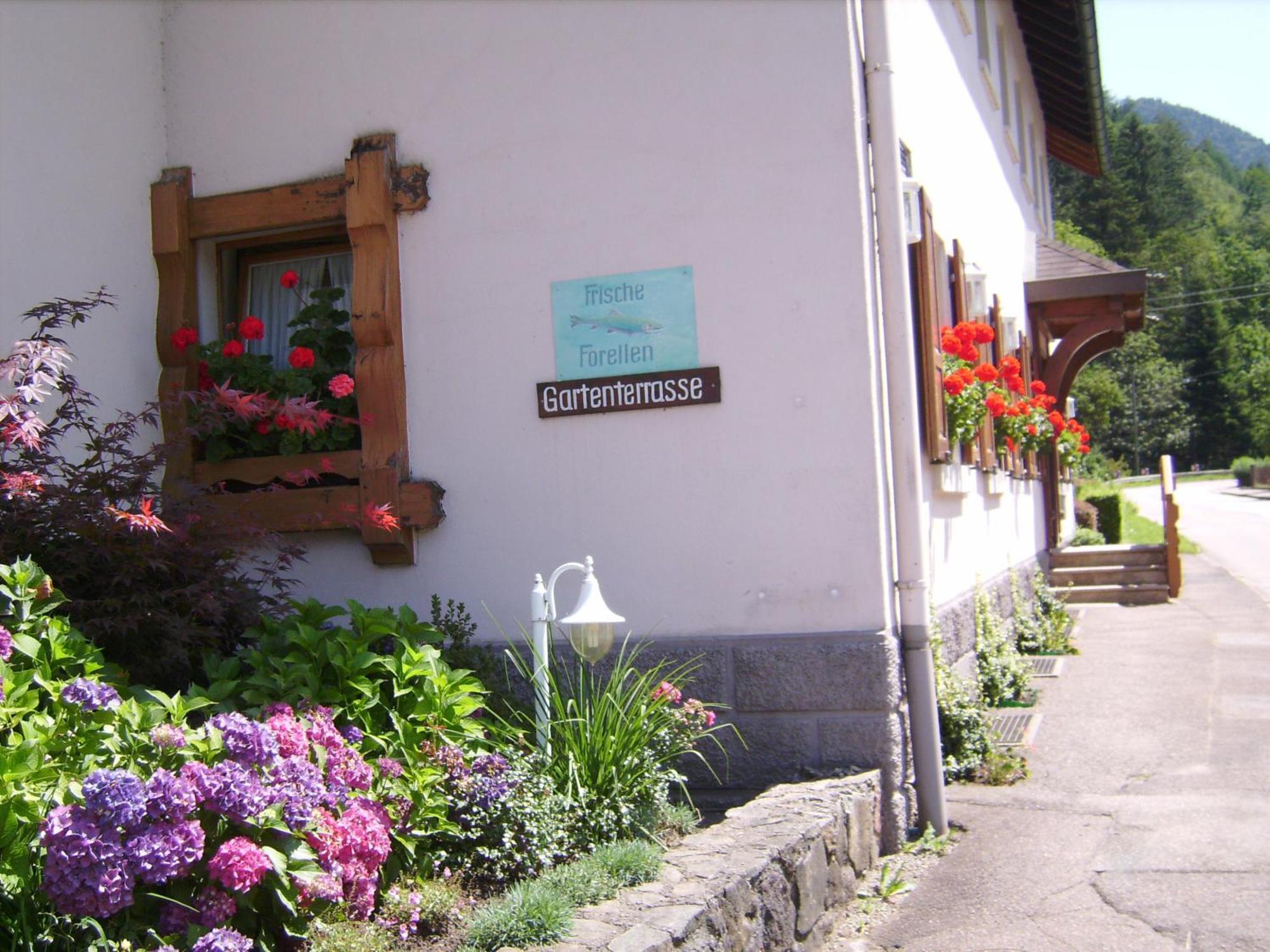 Gasthaus Zur Erle Simonswald Exterior photo